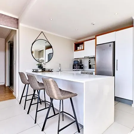 Executive And Spacious Apartments In Masingita Towers Sandton Johannesburg Exterior photo