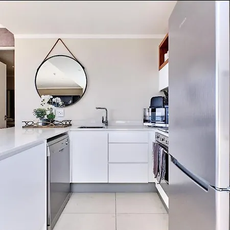 Executive And Spacious Apartments In Masingita Towers Sandton Johannesburg Exterior photo