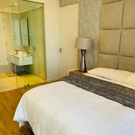 Executive And Spacious Apartments In Masingita Towers Sandton Johannesburg Exterior photo
