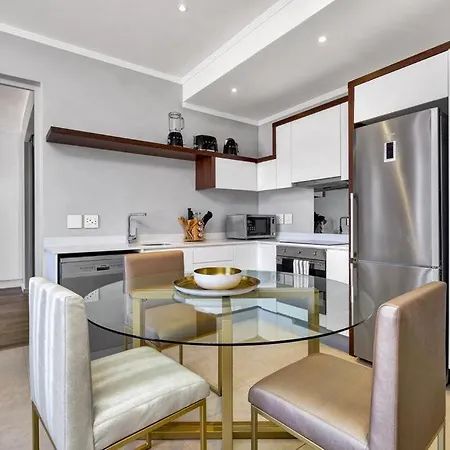 Executive And Spacious Apartments In Masingita Towers Sandton Johannesburg Exterior photo