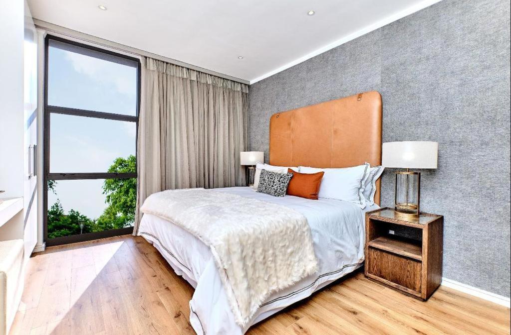 Executive And Spacious In Masingita Towers Sandton Apartment *