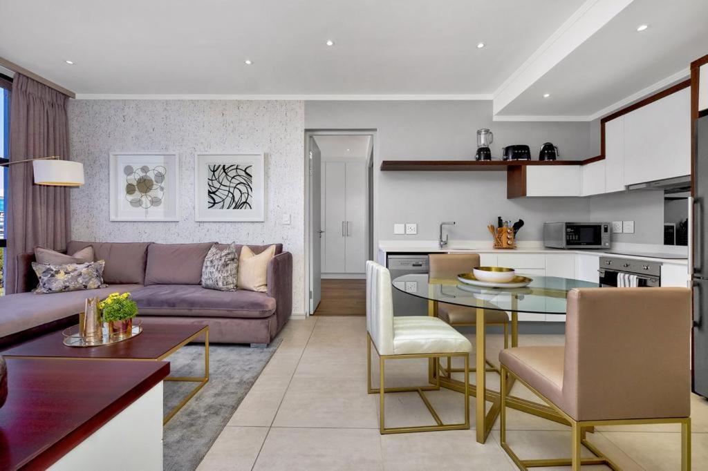 Executive And Spacious In Masingita Towers Sandton *