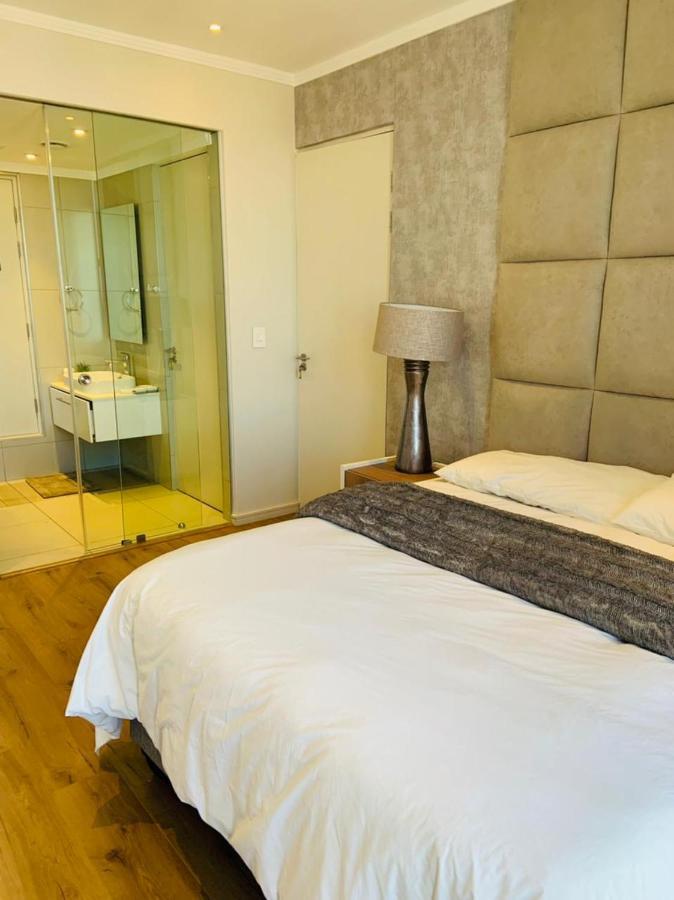 Apartment Executive And Spacious In Masingita Towers Sandton *